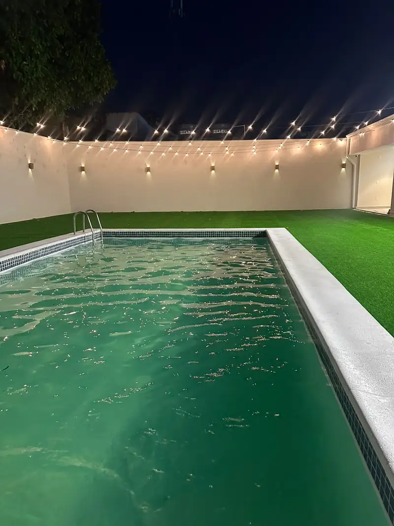 Piscina ao entardecer